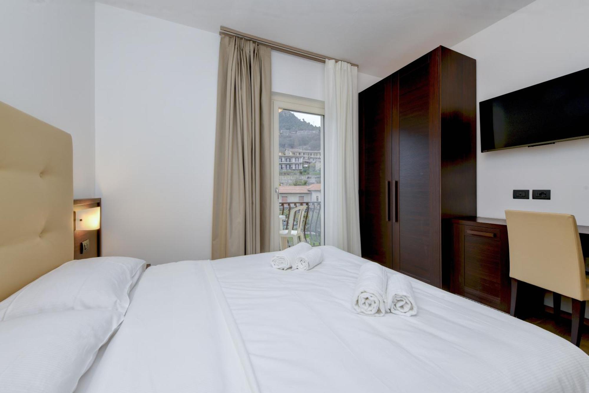Hotel Bellavista Тиньяле Экстерьер фото