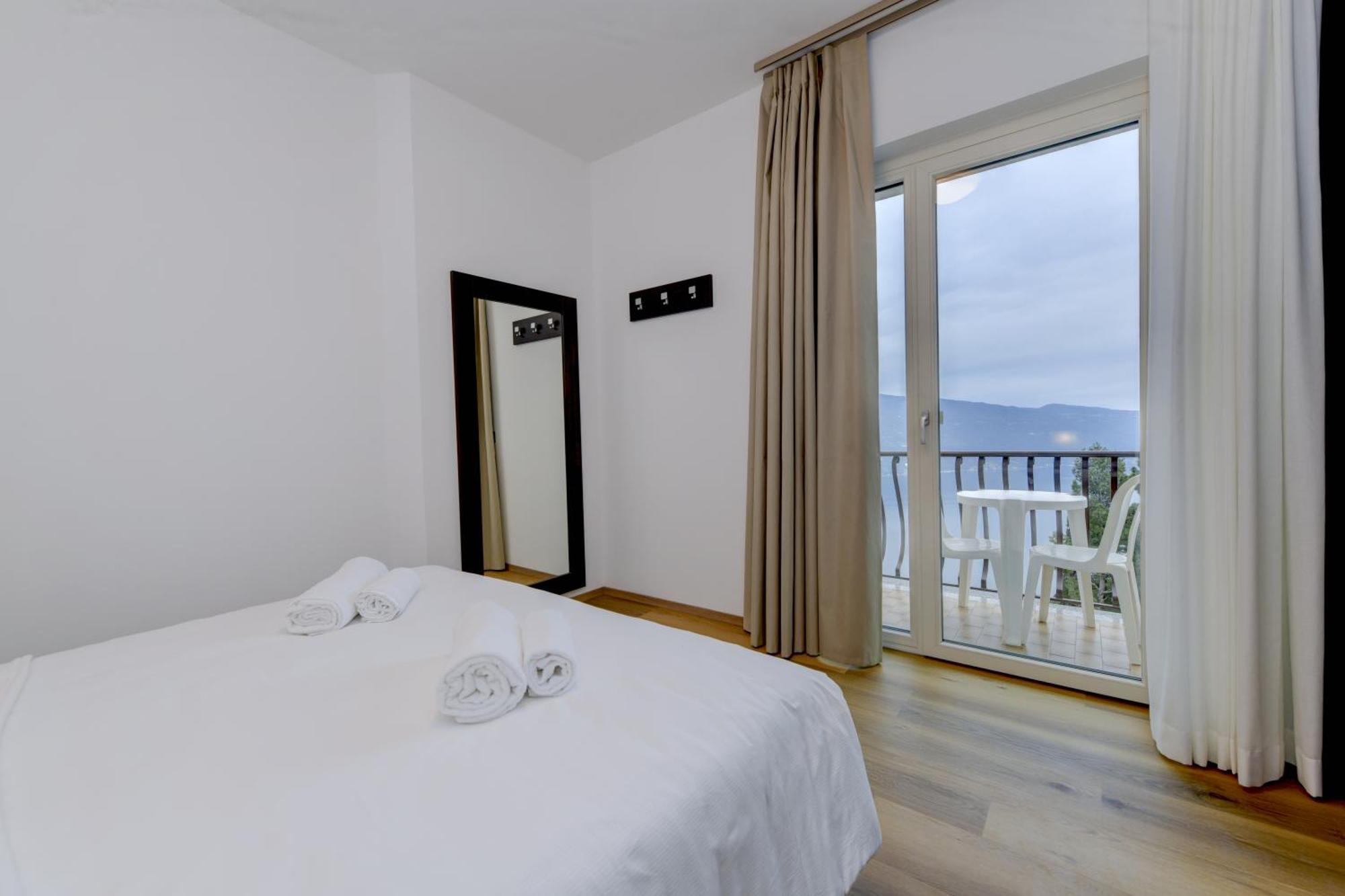 Hotel Bellavista Тиньяле Экстерьер фото