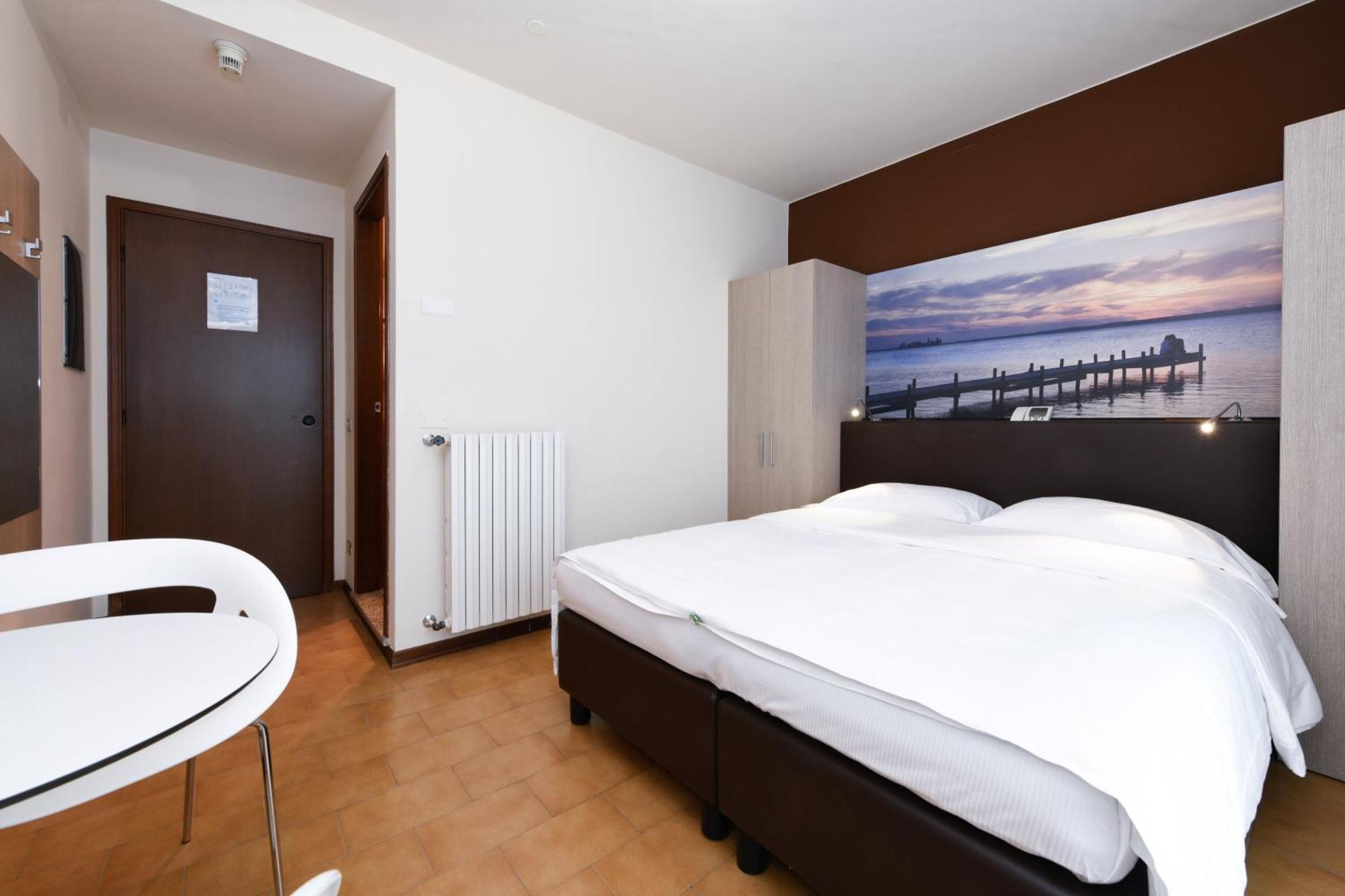 Hotel Bellavista Тиньяле Экстерьер фото
