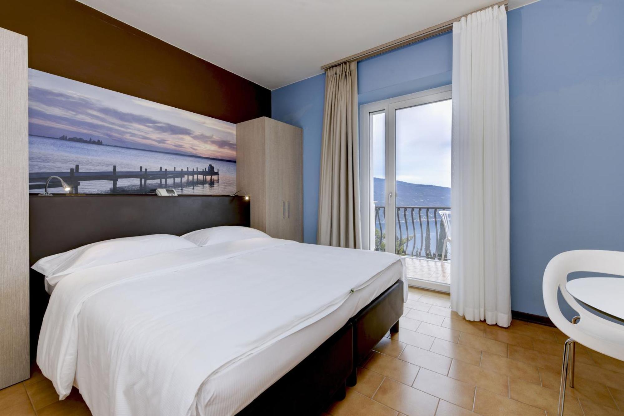 Hotel Bellavista Тиньяле Экстерьер фото