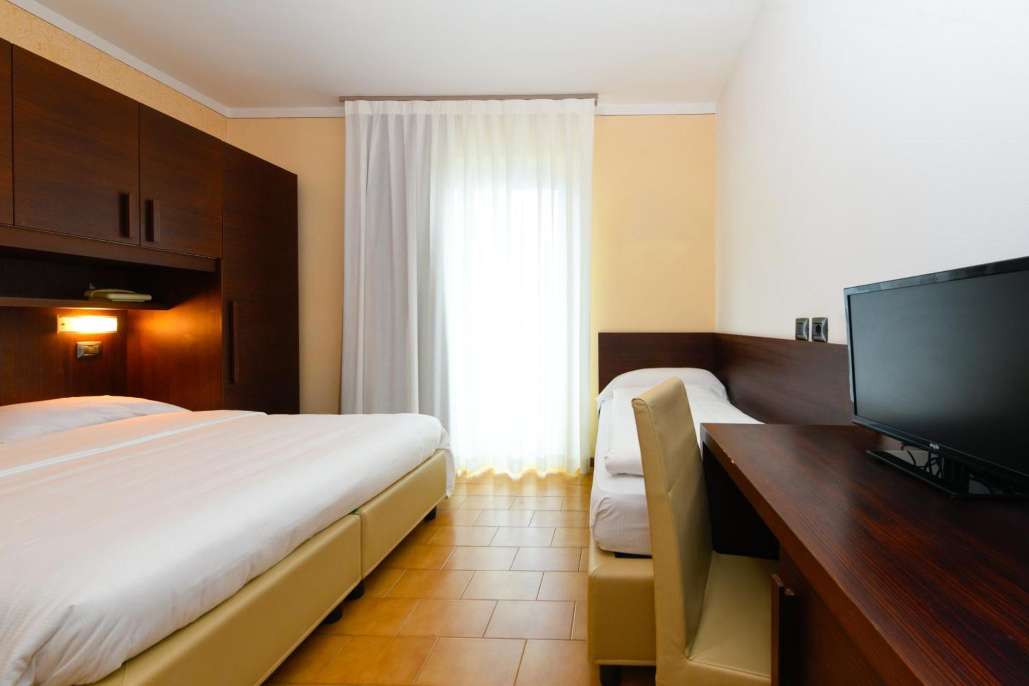 Hotel Bellavista Тиньяле Экстерьер фото
